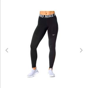 S Nike Women’s Pro Training Tights